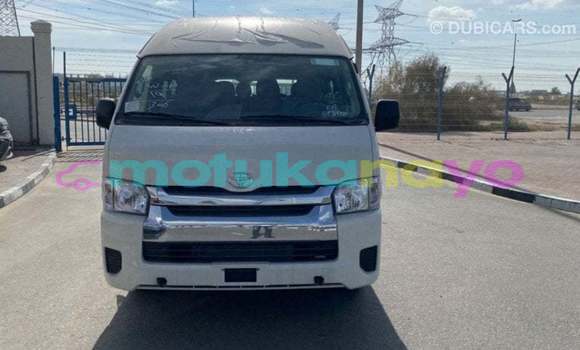 Buy Import Toyota Hiace White Car in Import - Dubai in Bandundu Buy Import Toyota Hiace White Car in Import - Dubai in Bandundu