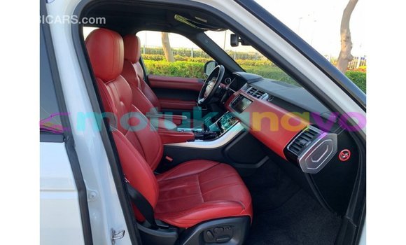 Acheter Import Voiture Land Rover Range Rover Blanc à Import - Dubai, Bandundu Acheter Import Voiture Land Rover Range Rover Blanc à Import - Dubai, Bandundu