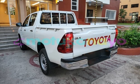 Buy Used Toyota Pickup White Car in Kinshasa in Kinshasa