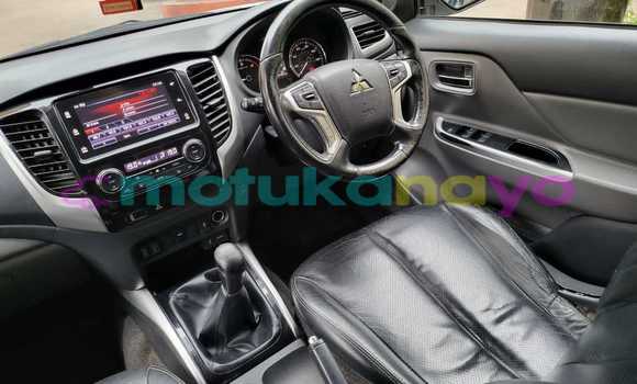 Acheter Occasion Voiture Mitsubishi L200 Blanc à Kinshasa, Kinshasa Acheter Occasion Voiture Mitsubishi L200 Blanc à Kinshasa, Kinshasa