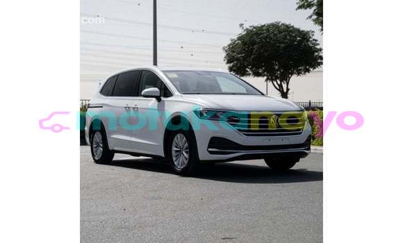 Buy Import Volkswagen TRUCK White Truck in Import - Dubai in Bandundu Buy Import Volkswagen TRUCK White Truck in Import - Dubai in Bandundu