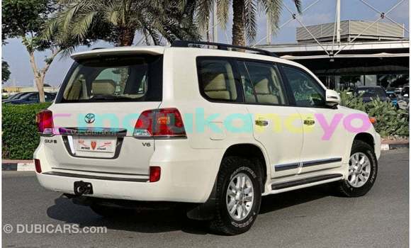 Buy Import Toyota Land Cruiser White Car in Import - Dubai in Bandundu Buy Import Toyota Land Cruiser White Car in Import - Dubai in Bandundu