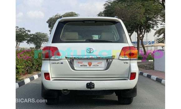 Buy Import Toyota Land Cruiser White Car in Import - Dubai in Bandundu Buy Import Toyota Land Cruiser White Car in Import - Dubai in Bandundu