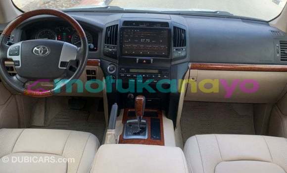 Buy Import Toyota Land Cruiser White Car in Import - Dubai in Bandundu Buy Import Toyota Land Cruiser White Car in Import - Dubai in Bandundu