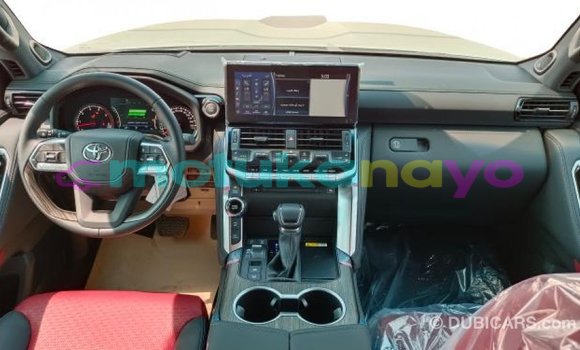 Acheter Import Voiture Toyota Land Cruiser Blanc à Import - Dubai, Bandundu Acheter Import Voiture Toyota Land Cruiser Blanc à Import - Dubai, Bandundu