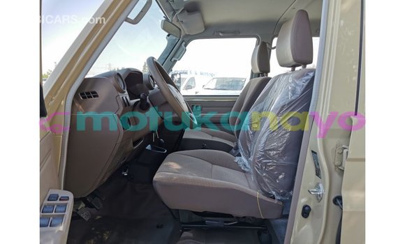 Buy Import Toyota Land Cruiser Beige Car in Import - Dubai in Bandundu Buy Import Toyota Land Cruiser Beige Car in Import - Dubai in Bandundu