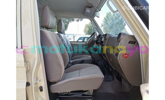 Buy Import Toyota Land Cruiser Beige Car in Import - Dubai in Bandundu Buy Import Toyota Land Cruiser Beige Car in Import - Dubai in Bandundu