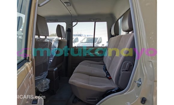 Buy Import Toyota Land Cruiser Beige Car in Import - Dubai in Bandundu Buy Import Toyota Land Cruiser Beige Car in Import - Dubai in Bandundu