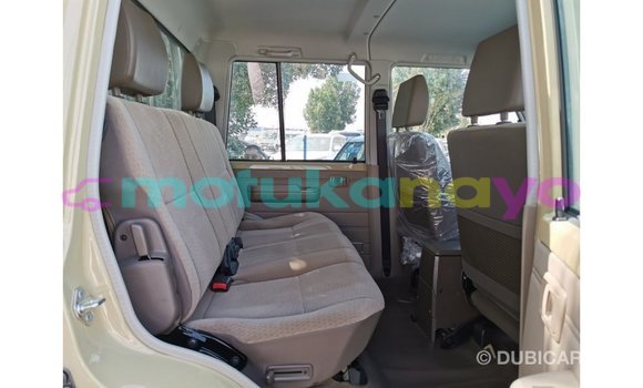 Buy Import Toyota Land Cruiser Beige Car in Import - Dubai in Bandundu Buy Import Toyota Land Cruiser Beige Car in Import - Dubai in Bandundu