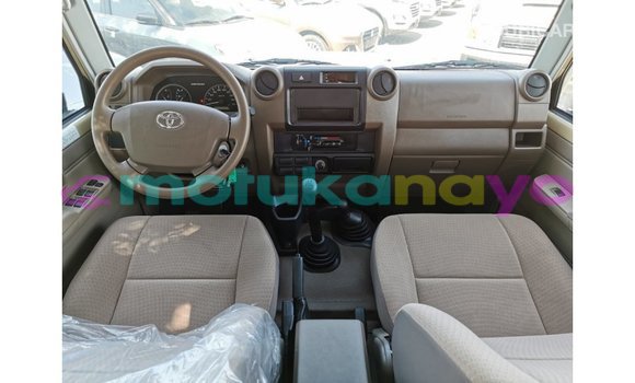 Buy Import Toyota Land Cruiser Beige Car in Import - Dubai in Bandundu Buy Import Toyota Land Cruiser Beige Car in Import - Dubai in Bandundu