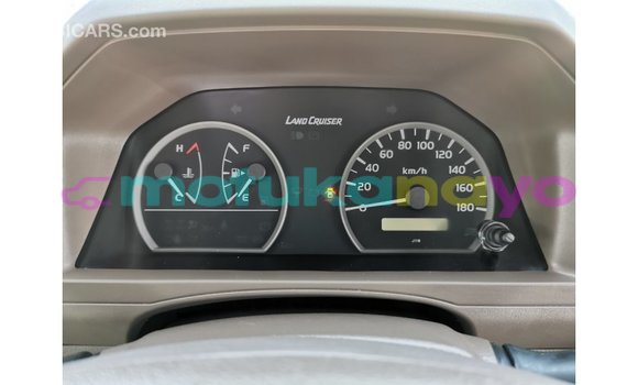 Buy Import Toyota Land Cruiser Beige Car in Import - Dubai in Bandundu Buy Import Toyota Land Cruiser Beige Car in Import - Dubai in Bandundu