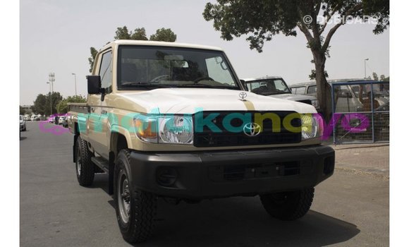 Buy Import Toyota Land Cruiser Beige Car in Import - Dubai in Bandundu Buy Import Toyota Land Cruiser Beige Car in Import - Dubai in Bandundu