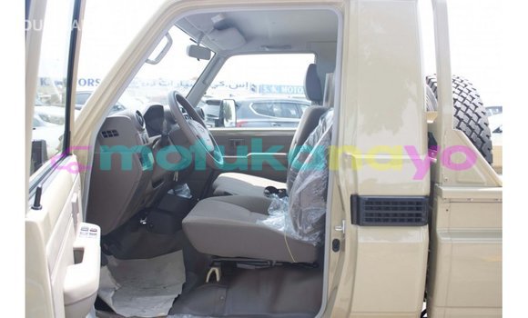 Buy Import Toyota Land Cruiser Beige Car in Import - Dubai in Bandundu Buy Import Toyota Land Cruiser Beige Car in Import - Dubai in Bandundu