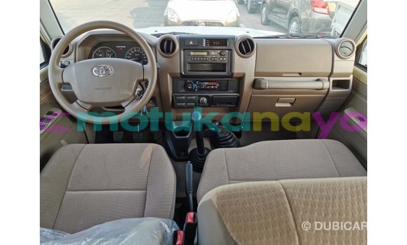 Buy Import Toyota Land Cruiser Beige Car in Import - Dubai in Bandundu Buy Import Toyota Land Cruiser Beige Car in Import - Dubai in Bandundu