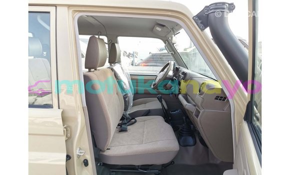 Buy Import Toyota Land Cruiser Beige Car in Import - Dubai in Bandundu Buy Import Toyota Land Cruiser Beige Car in Import - Dubai in Bandundu