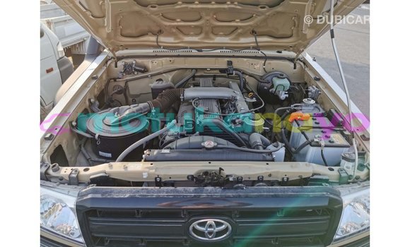 Buy Import Toyota Land Cruiser Beige Car in Import - Dubai in Bandundu Buy Import Toyota Land Cruiser Beige Car in Import - Dubai in Bandundu