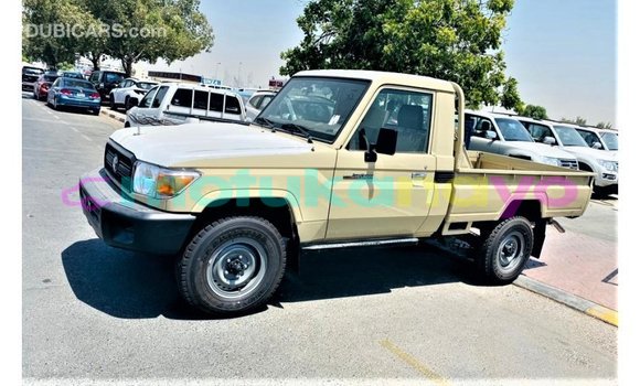 Buy Import Toyota Land Cruiser Beige Car in Import - Dubai in Bandundu Buy Import Toyota Land Cruiser Beige Car in Import - Dubai in Bandundu