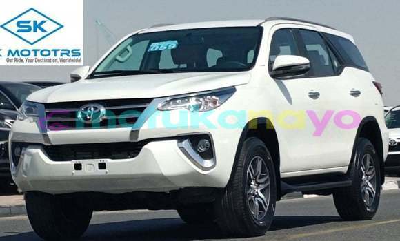 Acheter Import Voiture Toyota Fortuner Blanc à Import - Dubai, Bandundu Acheter Import Voiture Toyota Fortuner Blanc à Import - Dubai, Bandundu