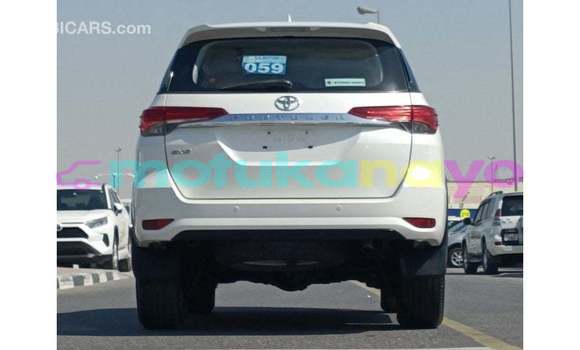 Acheter Import Voiture Toyota Fortuner Blanc à Import - Dubai, Bandundu Acheter Import Voiture Toyota Fortuner Blanc à Import - Dubai, Bandundu