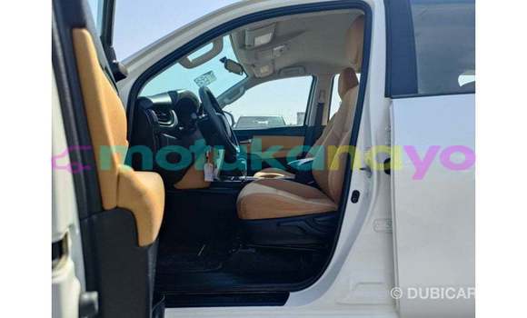 Acheter Import Voiture Toyota Fortuner Blanc à Import - Dubai, Bandundu Acheter Import Voiture Toyota Fortuner Blanc à Import - Dubai, Bandundu