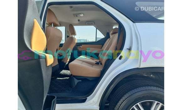 Acheter Import Voiture Toyota Fortuner Blanc à Import - Dubai, Bandundu Acheter Import Voiture Toyota Fortuner Blanc à Import - Dubai, Bandundu