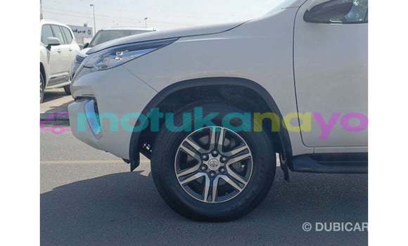 Acheter Import Voiture Toyota Fortuner Blanc à Import - Dubai, Bandundu Acheter Import Voiture Toyota Fortuner Blanc à Import - Dubai, Bandundu