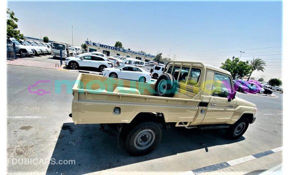 Buy Import Toyota Land Cruiser Beige Car in Import - Dubai in Bandundu Buy Import Toyota Land Cruiser Beige Car in Import - Dubai in Bandundu