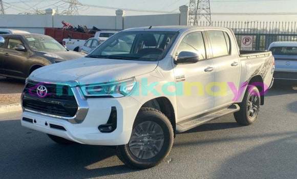Buy Import Toyota Hilux White Car in Import - Dubai in Bandundu Buy Import Toyota Hilux White Car in Import - Dubai in Bandundu