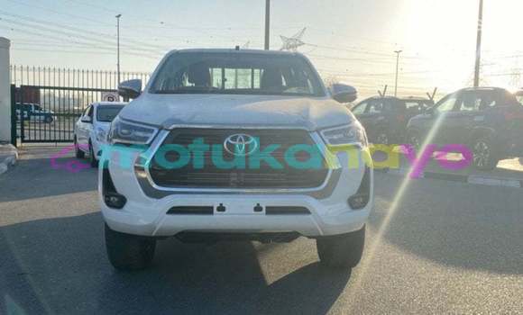 Buy Import Toyota Hilux White Car in Import - Dubai in Bandundu Buy Import Toyota Hilux White Car in Import - Dubai in Bandundu