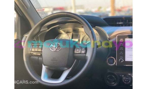 Buy Import Toyota Hilux White Car in Import - Dubai in Bandundu Buy Import Toyota Hilux White Car in Import - Dubai in Bandundu