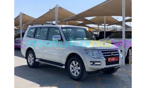 Buy Import Mitsubishi Pajero White Car in Import - Dubai in Bandundu
