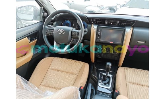 Buy Import Toyota Fortuner White Car in Import - Dubai in Bandundu Buy Import Toyota Fortuner White Car in Import - Dubai in Bandundu