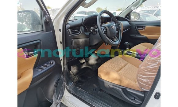 Buy Import Toyota Fortuner White Car in Import - Dubai in Bandundu Buy Import Toyota Fortuner White Car in Import - Dubai in Bandundu