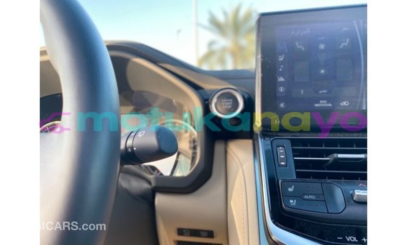 Buy Import Toyota Land Cruiser White Car in Import - Dubai in Bandundu Buy Import Toyota Land Cruiser White Car in Import - Dubai in Bandundu