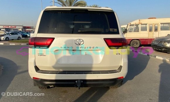 Buy Import Toyota Land Cruiser White Car in Import - Dubai in Bandundu Buy Import Toyota Land Cruiser White Car in Import - Dubai in Bandundu