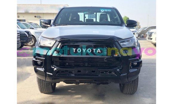 Acheter Import Voiture Toyota Hilux Noir à Import - Dubai, Bandundu Acheter Import Voiture Toyota Hilux Noir à Import - Dubai, Bandundu