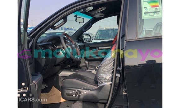 Acheter Import Voiture Toyota Hilux Noir à Import - Dubai, Bandundu Acheter Import Voiture Toyota Hilux Noir à Import - Dubai, Bandundu