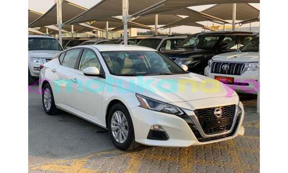 Buy Import Nissan Altima White Car in Import - Dubai in Bandundu