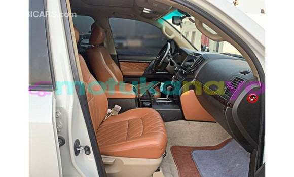 Buy Import Toyota Land Cruiser White Car in Import - Dubai in Bandundu Buy Import Toyota Land Cruiser White Car in Import - Dubai in Bandundu