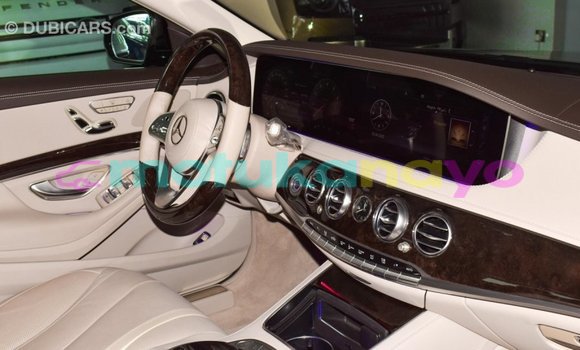 Acheter Import Voiture Mercedes-Benz 190 (W201) Noir à Import - Dubai, Bandundu Acheter Import Voiture Mercedes-Benz 190 (W201) Noir à Import - Dubai, Bandundu