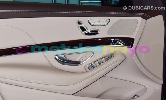 Acheter Import Voiture Mercedes-Benz 190 (W201) Noir à Import - Dubai, Bandundu Acheter Import Voiture Mercedes-Benz 190 (W201) Noir à Import - Dubai, Bandundu