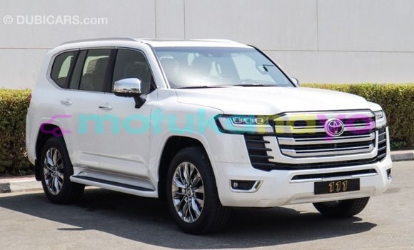 Buy Import Toyota Land Cruiser White Car in Import - Dubai in Bandundu Buy Import Toyota Land Cruiser White Car in Import - Dubai in Bandundu
