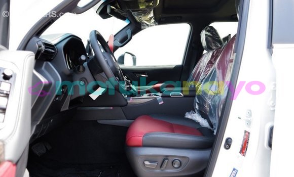 Buy Import Toyota Land Cruiser White Car in Import - Dubai in Bandundu Buy Import Toyota Land Cruiser White Car in Import - Dubai in Bandundu
