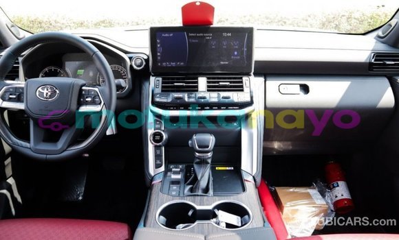 Buy Import Toyota Land Cruiser White Car in Import - Dubai in Bandundu Buy Import Toyota Land Cruiser White Car in Import - Dubai in Bandundu