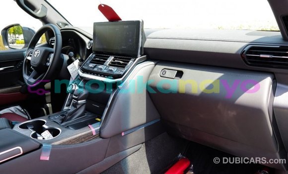 Buy Import Toyota Land Cruiser White Car in Import - Dubai in Bandundu Buy Import Toyota Land Cruiser White Car in Import - Dubai in Bandundu