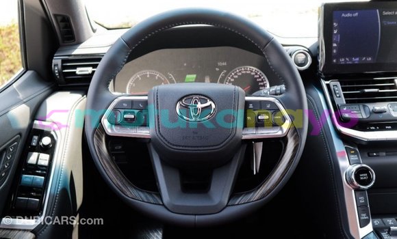 Buy Import Toyota Land Cruiser White Car in Import - Dubai in Bandundu Buy Import Toyota Land Cruiser White Car in Import - Dubai in Bandundu