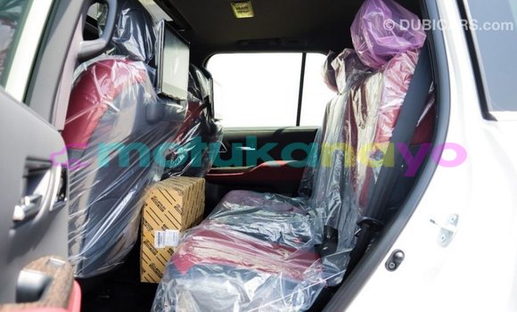 Buy Import Toyota Land Cruiser White Car in Import - Dubai in Bandundu Buy Import Toyota Land Cruiser White Car in Import - Dubai in Bandundu