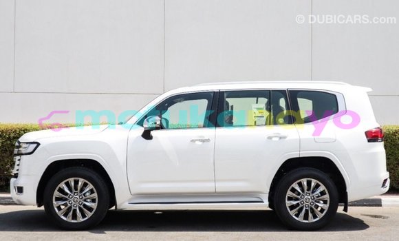 Buy Import Toyota Land Cruiser White Car in Import - Dubai in Bandundu Buy Import Toyota Land Cruiser White Car in Import - Dubai in Bandundu
