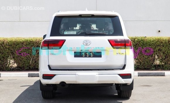 Buy Import Toyota Land Cruiser White Car in Import - Dubai in Bandundu Buy Import Toyota Land Cruiser White Car in Import - Dubai in Bandundu