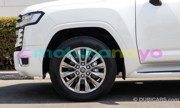Buy Import Toyota Land Cruiser White Car in Import - Dubai in Bandundu Buy Import Toyota Land Cruiser White Car in Import - Dubai in Bandundu